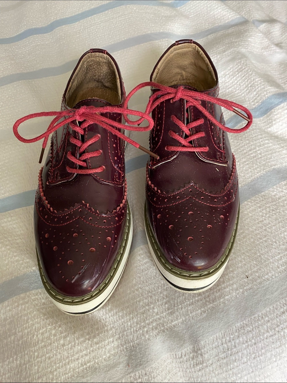 Women’s Burgundy Brogue Lace-Up Platform Loafers